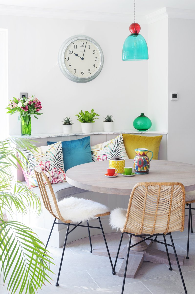 NickyPercival's tweet photo. This bright and colourful kitchen in #TunbridgeWells gets a fabulous feature on @Houzz https://t.co/vh3EPnvb8C https://t.co/4o3fPm3oQW