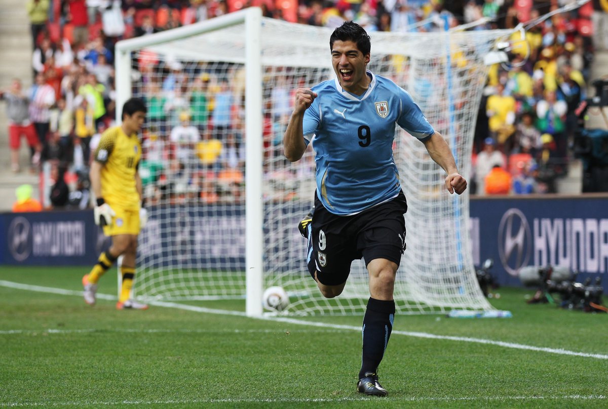 fifaworldcup_fr's tweet photo. ⏪ #OnThisDay il y a 🔟 ans...

Jour de 1/8 de finale 🙌

🇺🇾Uruguay 2-1 Corée du Sud🇰🇷
🇺🇸États-Unis 1-2 (a.p.) Ghana🇬🇭

#WorldCup | #CM2010 | #SouthAfrica2010 https://t.co/Jkn8dO8HBL