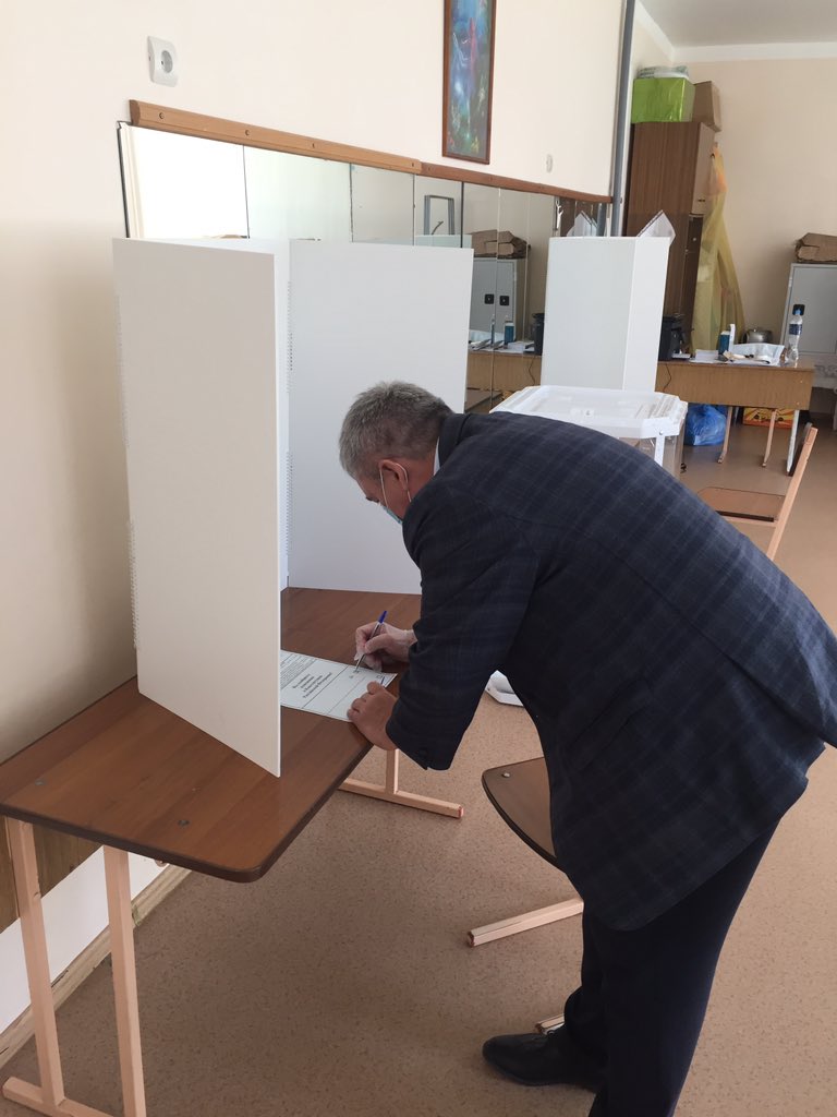 Сегодня принял участие в голосовании по поправкам конституцию.