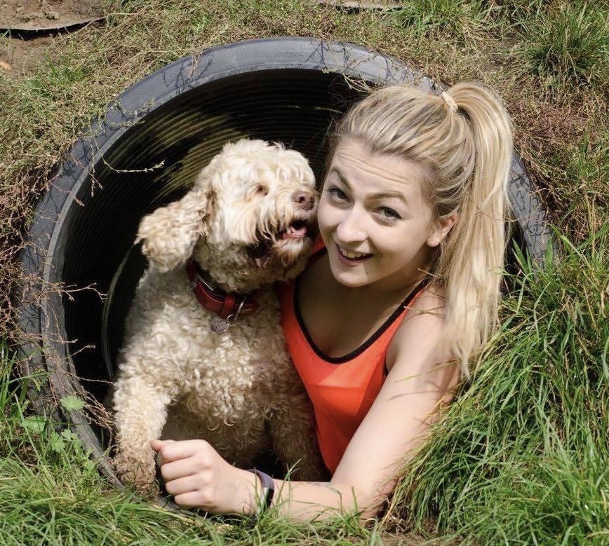  @CarysLouisa is an animal behaviour and welfare scientist based in London, UK. She primarily studies dog behaviour, providing an evidence base for a UK dog welfare charity  She also dabbled in zoo animal research, including big cat personalities + invertebrate husbandry 