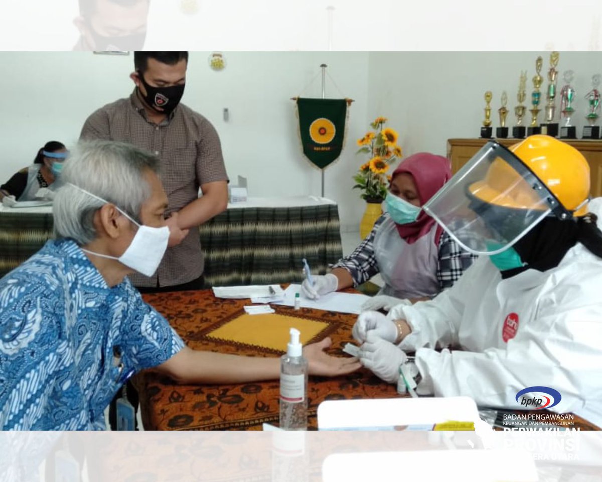 BpkpSumut1's tweet photo. Perwakilan BPKP Provinsi Sumatera Utara (Sumut) bekerjasama dengan Satgas Pencegahan Penyebaran Covid-19 Provinsi Sumatera Utara melakukan Rapid Test kepada 31 orang pegawai di ruang Sekretariat Darma Wanita, Jumat (26/06) https://t.co/5XyeRyH6r4
