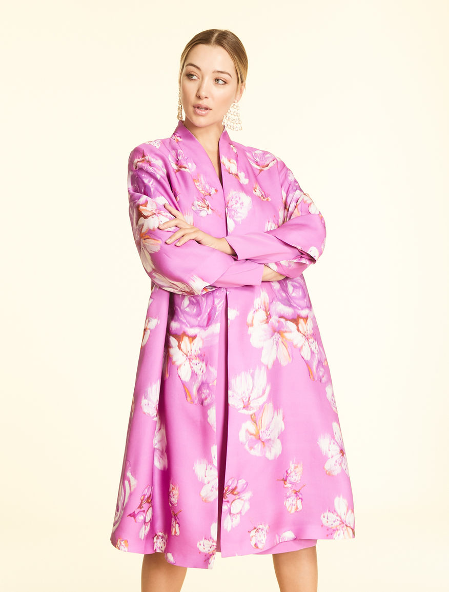 BeigePlus's tweet photo. Nothing like beautiful clothing to brighten your Friday! The sunshine is shining and our wardrobes are ready for summer. Shop now - https://t.co/eWuAONEf19 #beigeplus #london #highendfashion #luxuryfashion #marinarinaldi https://t.co/DXqGLIeyCX