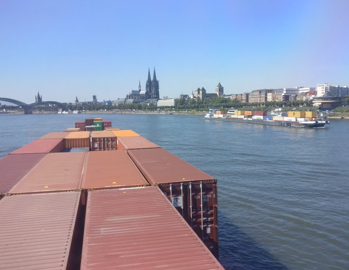JWPrins2's tweet photo. We houden de kerk in de midden#dansercontainerline https://t.co/wNTqPdE8Ix