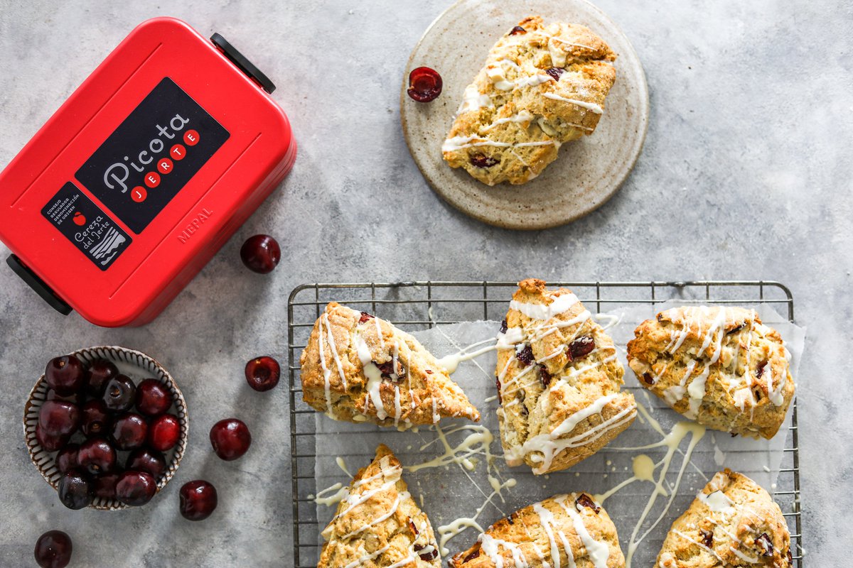 PicotaCherries's tweet photo. Celebrate #PickaPicotaWeek and #NationalCreamTeaDay with these White Chocolate & Picota Cherry Scones. #jertepicotacherries paired so beautifully with the white chocolate chunks, that it was absolutely compulsory to use them together https://t.co/p2Uh3creA0 https://t.co/EjMtlI0zCk