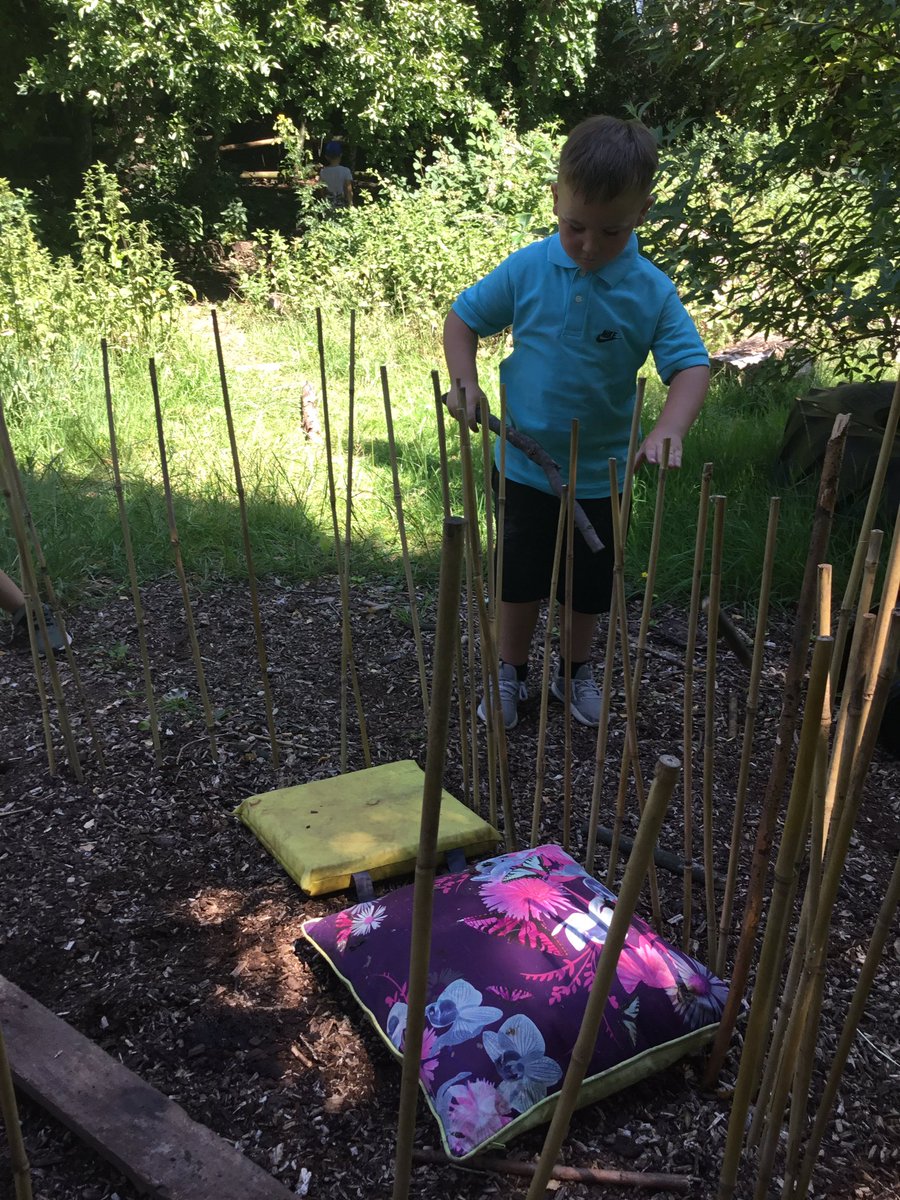 RecBCACT's tweet photo. Yesterday’s Forest school fun in the R1 bubble! Treasure hunts, den building and hide and seek🌳🌿 @BirCopAcad @HoulstonMiss @RecBCALC https://t.co/7TDOl53bTM
