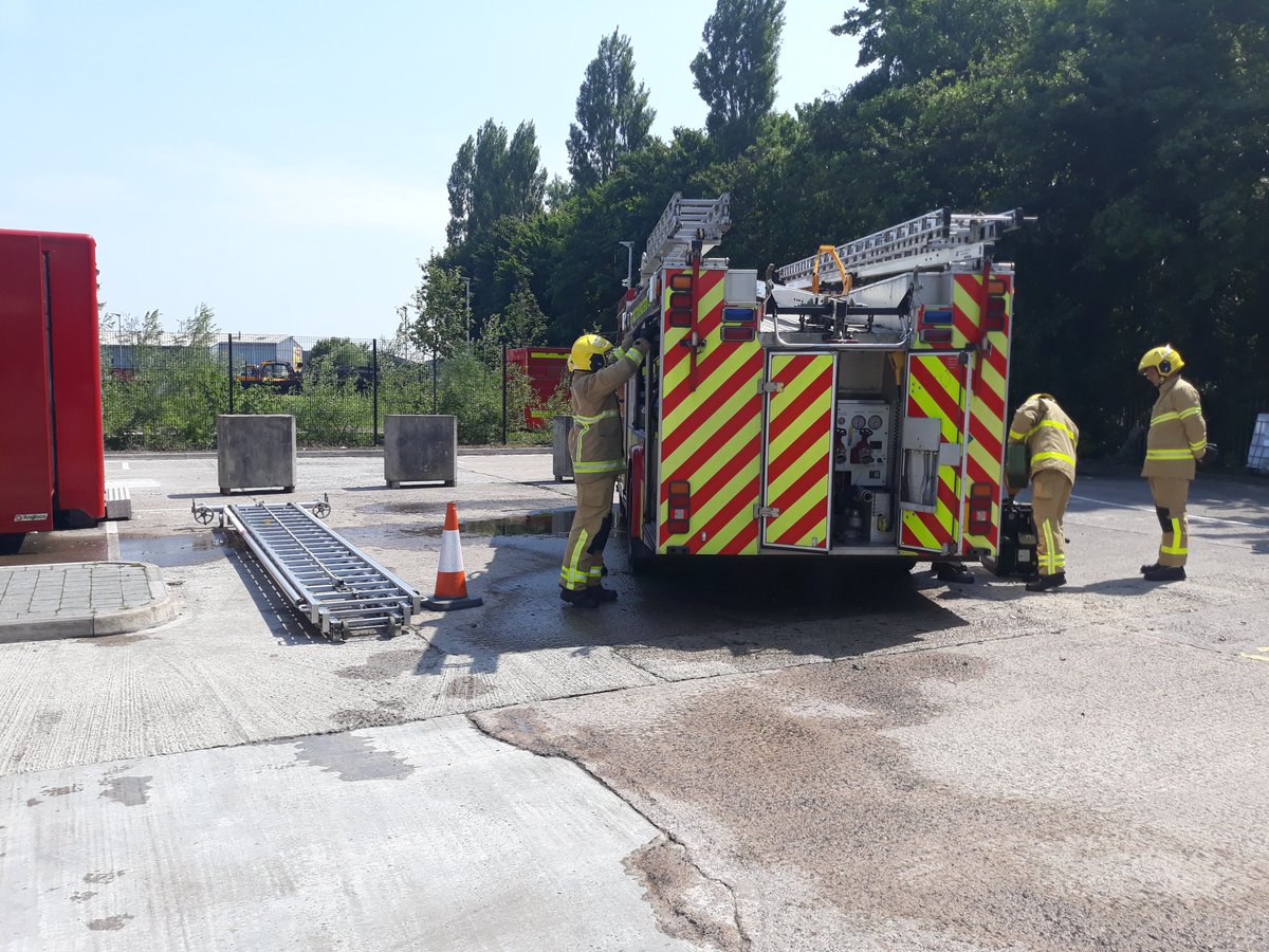 RandyMcComb1's tweet photo. Great to see our Wholetime Trainee  Firefighters back at our Learning and Development Centre Boucher, Belfast. Here are some of them preparing to go to the Lagan River to train on pump operating. #learningtogether @NIFRSOFFICIAL https://t.co/age9rAbAsd
