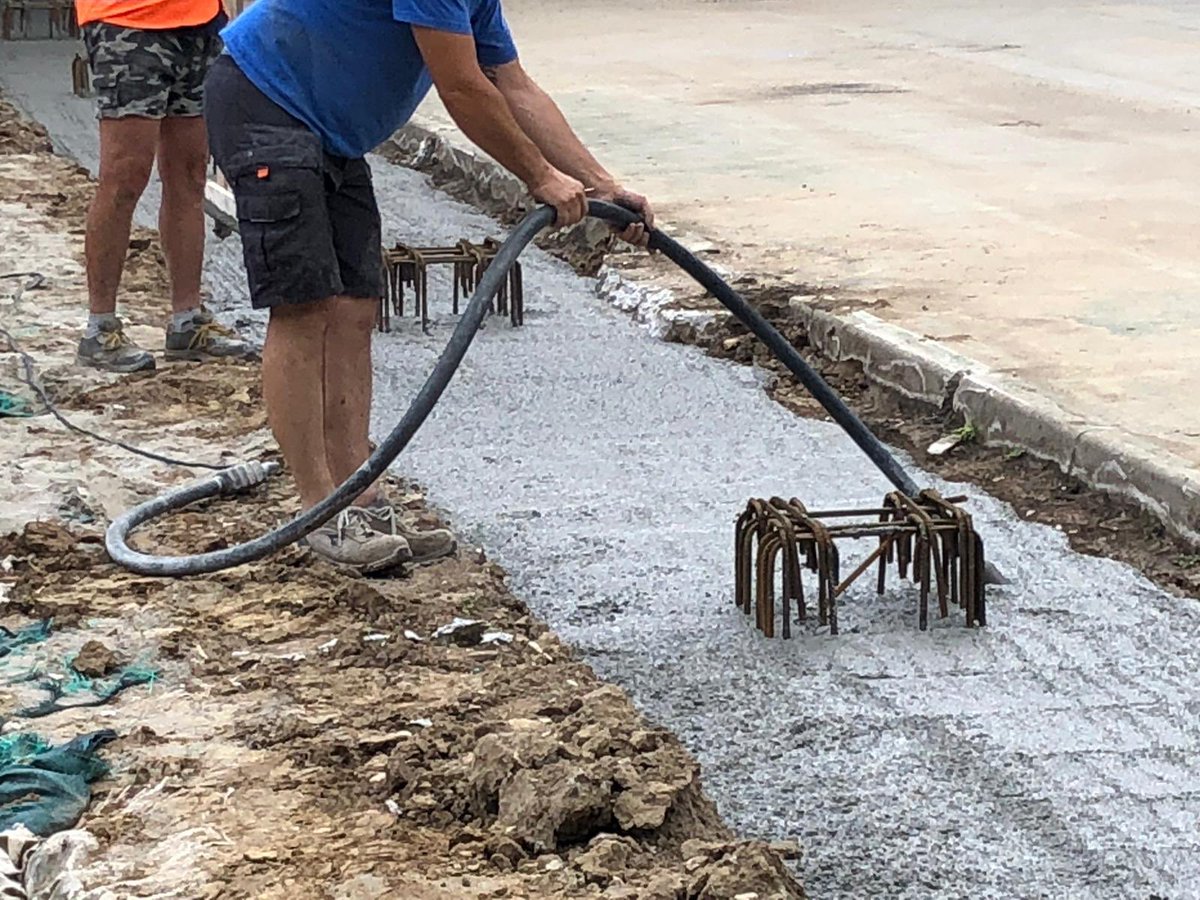 LuigiBrugnaro's tweet image. #CantieriInCittà 🚧 | Al centro sportivo Montessori di #Chirignago si preparano le fondamenta della nuova copertura della pista da pattinaggio. 
👉🏻 Una #struttura che permetterà agli sportivi di allenarsi anche d’inverno e in caso di maltempo.