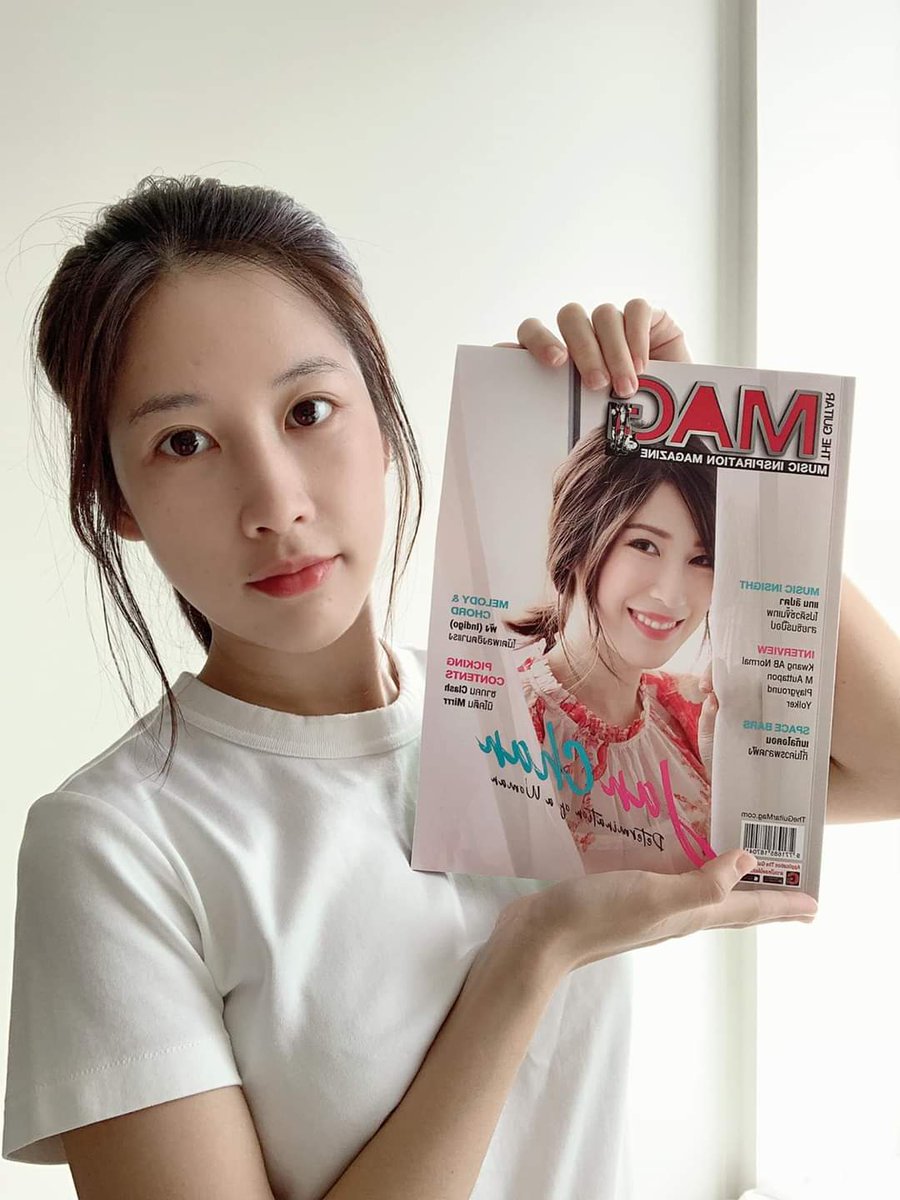JanChan_StAFans's tweet photo. นางแบบหน้าปก @Theguitar_mag อ่านนิตยสารอยู่บ้านแบบเท่ๆคูลๆ ❤️
FB : https://t.co/hqv71iqi4l
IG : https://t.co/nnjjMVTebL
#JanChan #แจนจัง #TheGuiterMag #MusicInspirationMagazine https://t.co/fn5Wz5mTMX
