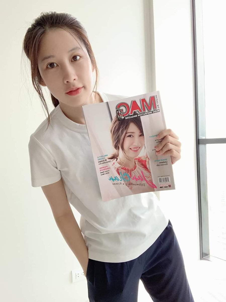 JanChan_StAFans's tweet photo. นางแบบหน้าปก @Theguitar_mag อ่านนิตยสารอยู่บ้านแบบเท่ๆคูลๆ ❤️
FB : https://t.co/hqv71iqi4l
IG : https://t.co/nnjjMVTebL
#JanChan #แจนจัง #TheGuiterMag #MusicInspirationMagazine https://t.co/fn5Wz5mTMX