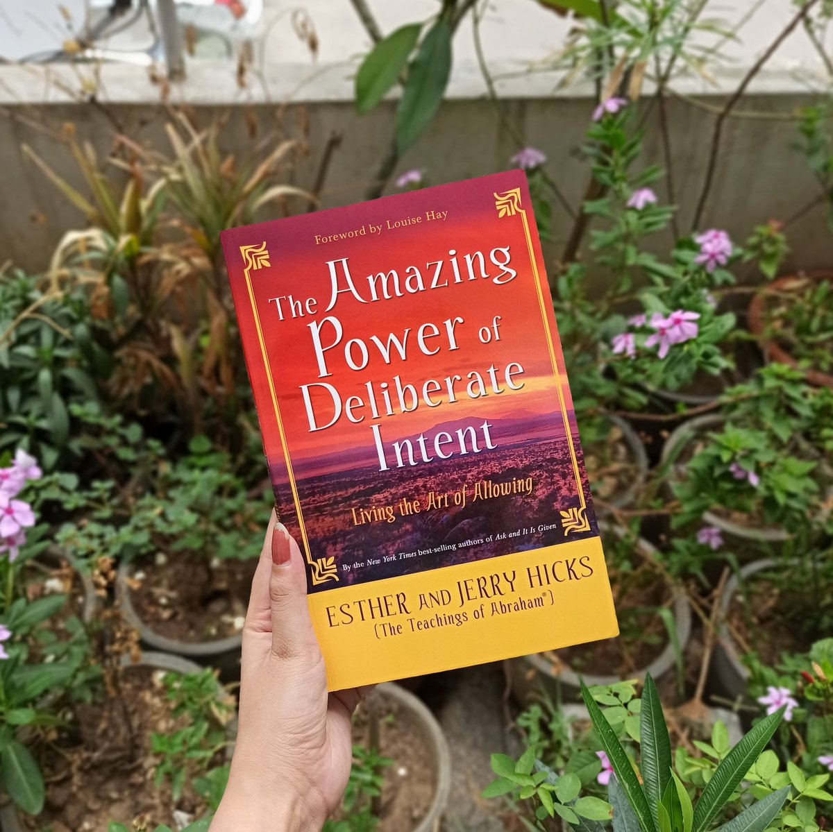 HayHouseIndia's tweet photo. With this book you will not only achieve your goals and desired outcomes more rapidly, but you’ll enjoy every single step along the path even before their manifestation.

Grab your copy now! .

#hayhouseindia  #theteachingsofabraham #estherandjerryhicks #jerryhicks #estherhicks https://t.co/mx3IufRC85