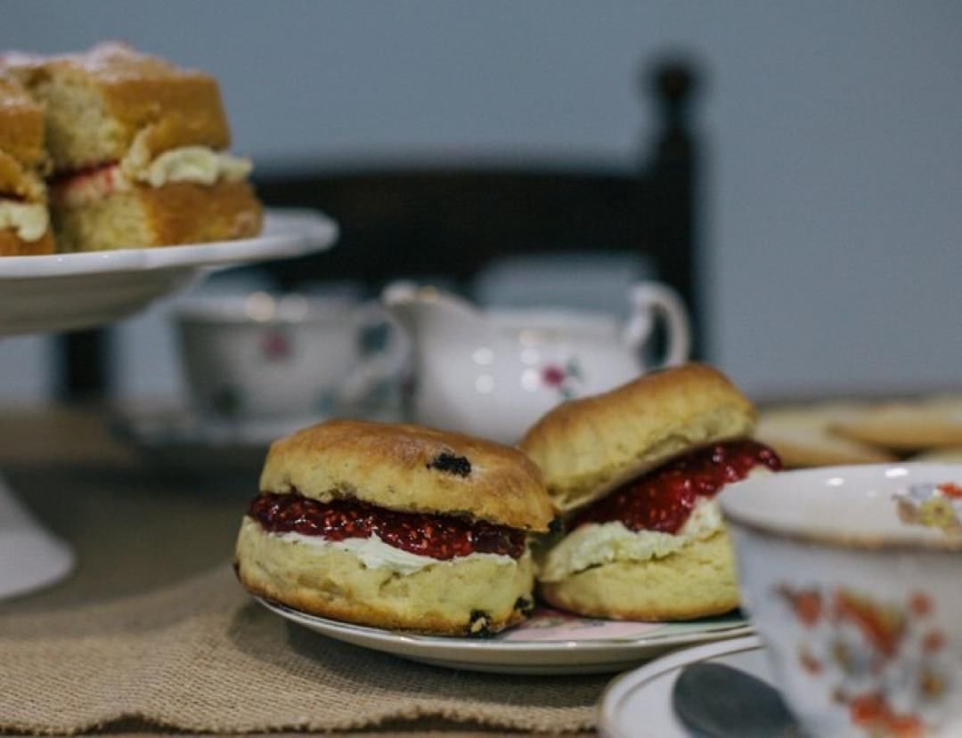 marriagesflour's tweet photo. Today is #nationalcreamteaday. We definitely donβt need an excuse to bake some scones. Jam and cream at the ready. Enjoy!
.
.
.
#marriagesflour #madewithmarriages #scones #sweettreats #lockdownbaking #lockdownbakes #homebaker #jamorcream https://t.co/J1qTwPXJM7