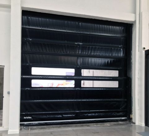 Manusa_co's tweet photo. #Ferroflex
Este proyecto tuvo lugar en la sede de Olecar, en Sant Boi de Llobregat. @Olecar_Rent es una empresa dedicada a proporcionar servicios de alquiler de vehículos.
🚙 Instalamos dos puertas rápidas apilables y una puerta seccional, que garantiza la comodidad y seguridad. https://t.co/knvelfSeQL