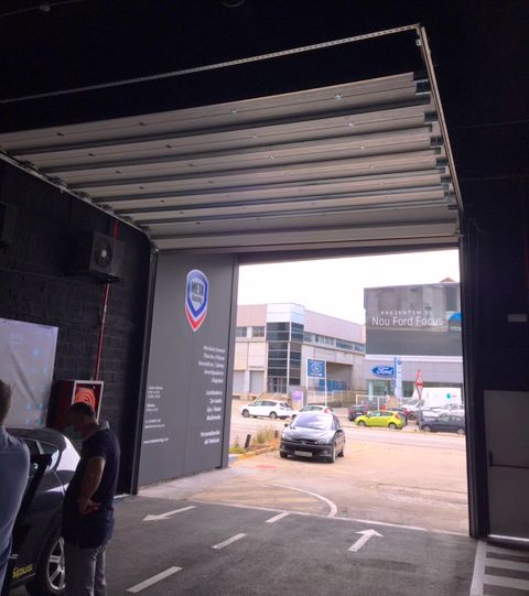 Manusa_co's tweet photo. #Ferroflex
Este proyecto tuvo lugar en la sede de Olecar, en Sant Boi de Llobregat. @Olecar_Rent es una empresa dedicada a proporcionar servicios de alquiler de vehículos.
🚙 Instalamos dos puertas rápidas apilables y una puerta seccional, que garantiza la comodidad y seguridad. https://t.co/knvelfSeQL