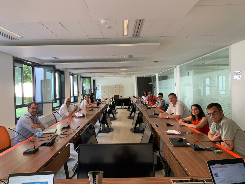 Le codir de la <a href="/DCTG_Eden/">DirectionComptable_DCTG</a> presque au complet et surtout heureux de se retrouver sur site. Le collectif a tenu bon mais rien ne vaut de se retrouver en physique. Ambiance de rentrée des classes plutôt dissipée 🤓😁 #ProudToBeOrange