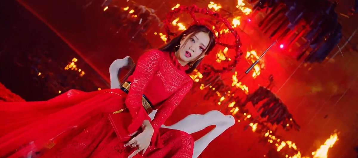 jnkjisoo's tweet photo. JISOO'S VISUALS https://t.co/xy51hYNCW7