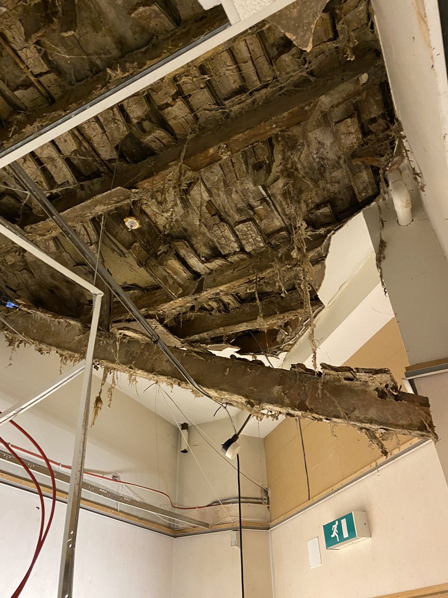 The perils of leaving a building several years without maintenance of the roof covering #dryrot