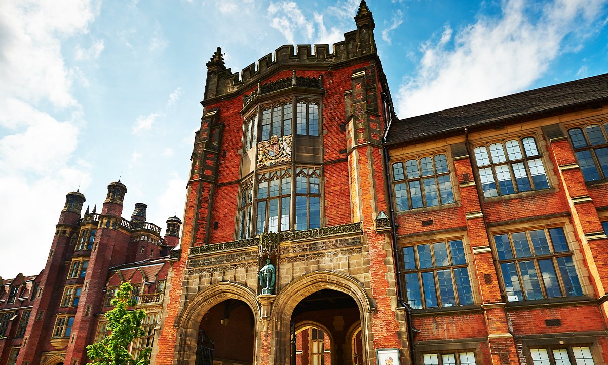 StudentsNCL's tweet photo. Welcome to those attending our Undergraduate Virtual Open Days today and tomorrow 😊 Join us to talk to staff, students, learn more about the courses available and discover what city &amp; campus life is really like 👉 https://t.co/2lTWyoXlJW #NCLVisit https://t.co/mp049EVWho