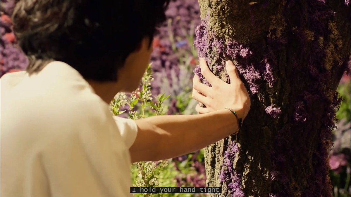 poshbangtan's tweet photo. when taehyung touched the purple moss on the cherry blossom tree and then it turned into gold
#StayGoldMV https://t.co/jPqQ0uNlW6