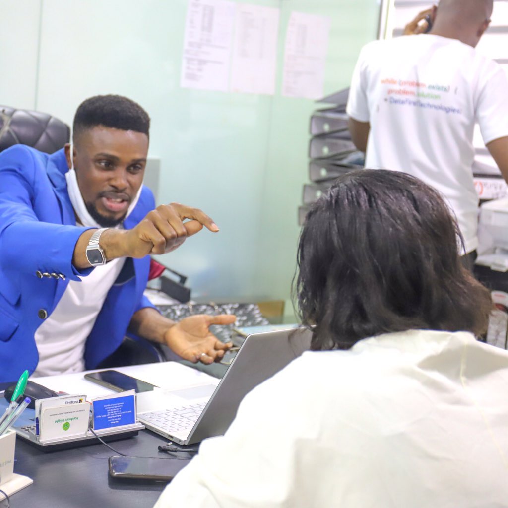 dimeji_oke's tweet photo. Thank God it’s Friday!!! 

Hope we are ready for the “Hangout” later today by 7pm on IG live. If you haven’t followed @dimeji_oke use this link https://t.co/ZVejyaAHcZ 

See you soon!!! 
Cheers. https://t.co/FzHqVdWZXo
