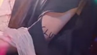 WAIT IS THE WORD "SLUT", "ENVY" AND "HOE" WRITTEN ON JISOO IN THIS SCENE?! OR IM DELULU