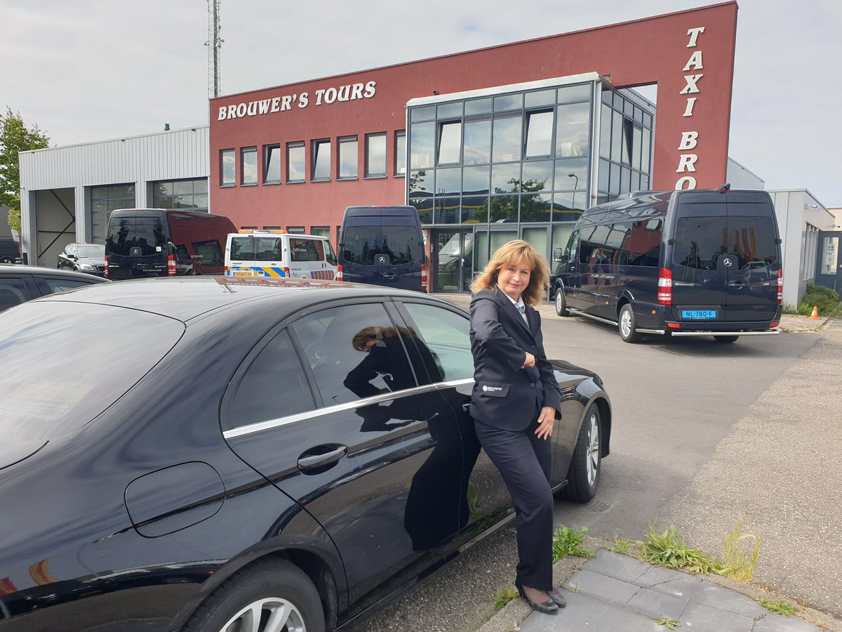 Versoepeling! Verademing! Verlichting! Ook onze chauffeurs zijn super blij dat we weer elke zitplaats in de taxi mogen gebruiken. Kleine of grote groepen veilig vervoerd. #Tijdombijtekomen #Noordwijk 
#Hiermoetjezijn