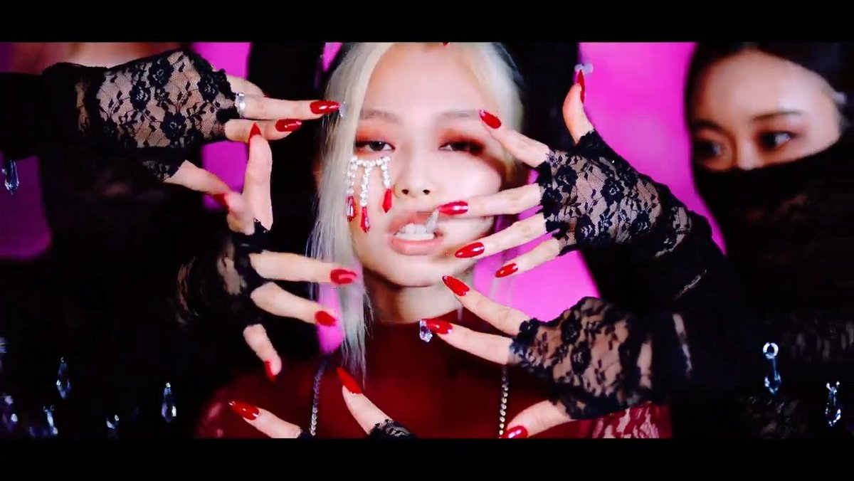 cuddlekentin's tweet photo. MY QUEENS 😭❤ 

SOBRANG GANDA NG MV SHUTAAAAA HUHUHU DI AKO MAKAKALMAAAA SOBRANG GANDA NYONG APAT 😭 YOU DESERVE A LOT OF COMEBACK SKSKSKS THANK YOU SO MUCH, THIS IS A JOB WELL DONE ONCE AGAIN 😭❤

#BLACKPINK
#HowYouLikeThat 
#HowYouLikeThatToday https://t.co/DTmm1ssHCq