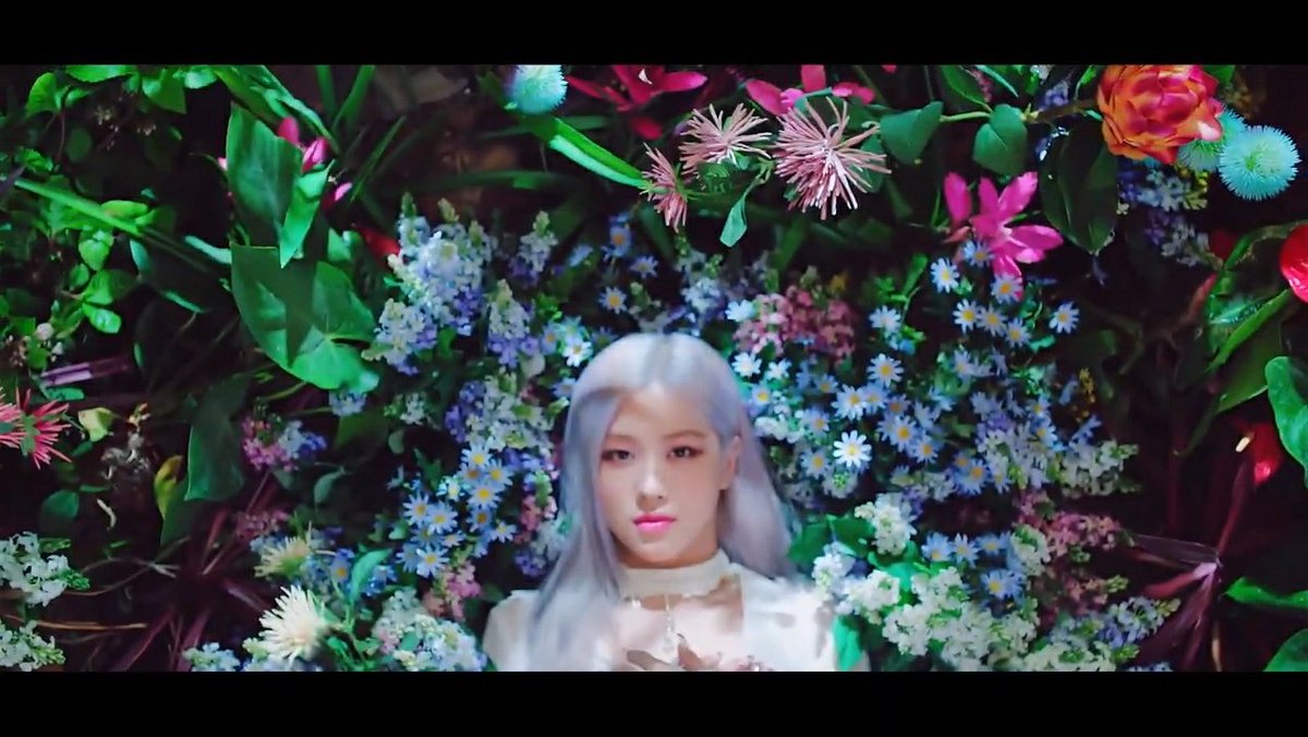 cuddlekentin's tweet photo. MY QUEENS 😭❤ 

SOBRANG GANDA NG MV SHUTAAAAA HUHUHU DI AKO MAKAKALMAAAA SOBRANG GANDA NYONG APAT 😭 YOU DESERVE A LOT OF COMEBACK SKSKSKS THANK YOU SO MUCH, THIS IS A JOB WELL DONE ONCE AGAIN 😭❤

#BLACKPINK
#HowYouLikeThat 
#HowYouLikeThatToday https://t.co/DTmm1ssHCq