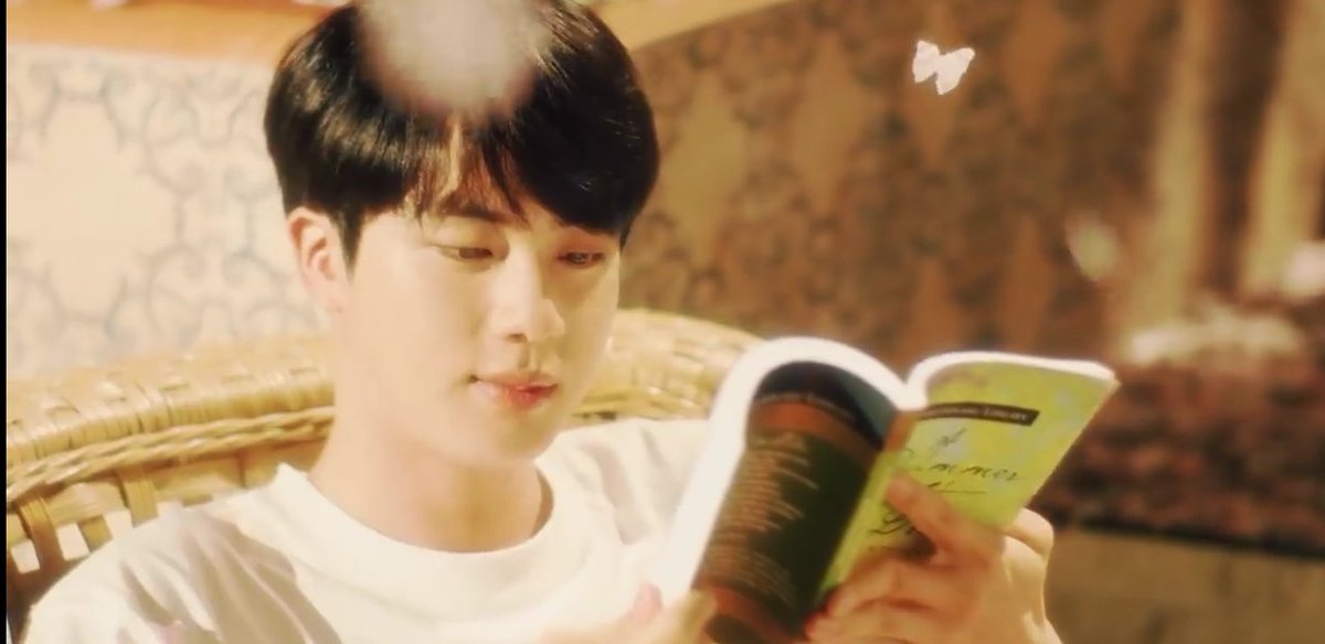 Jinnielogist's tweet photo. And y'all are still refusing to have an actor Kim Seokjin ?! 
#진 #StayGoldMV https://t.co/Uot56NMnQM