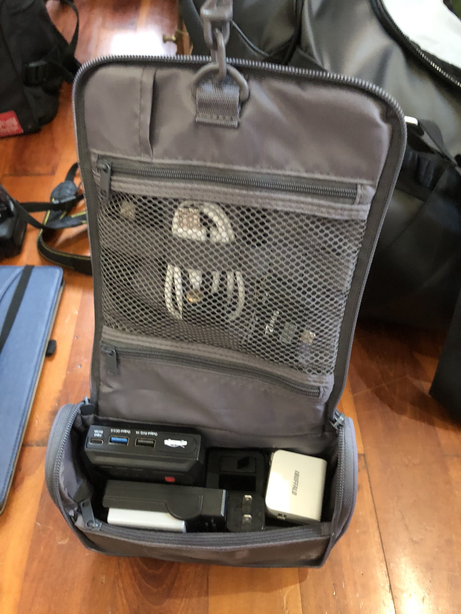 吊して使える洗面用具ケース Twitter Search Twitter