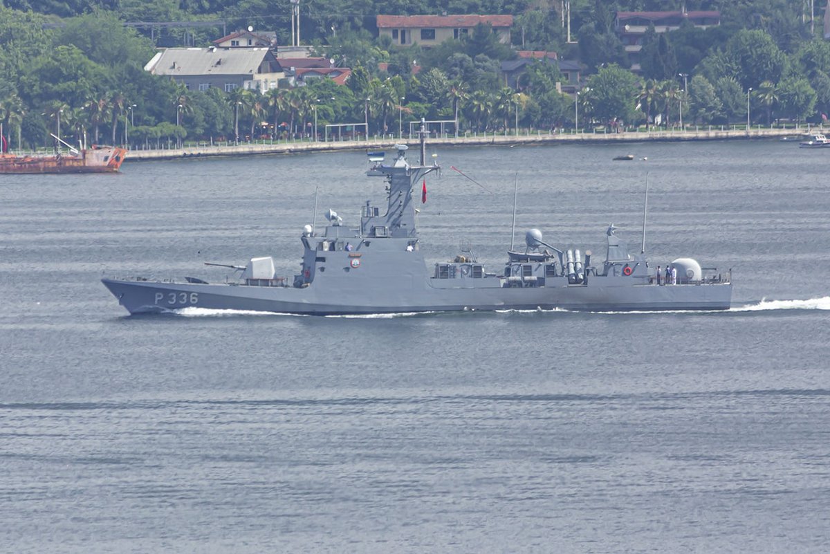OguzEroguz1's tweet photo. #TurkishNavy's #KılıçClass Fast Attack Crafts #TCGTufan #P333 #BizUyarmıştık, #TCGİmbat #P335  #DenizdenEsenGüç, #TCGZıpkın #P336 #DenizlerinAvcısı, #TCGAtak #P337 #DenizlerinKorkusuzSavaşçısı https://t.co/6DQMafqmE0