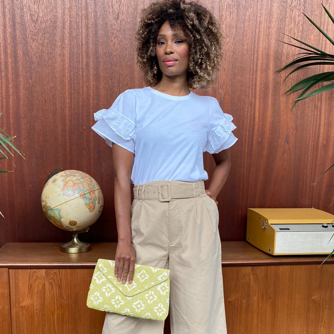 #ASSEENON Our beaded clutch &amp; other summer must-haves were on <a href="/thismorning/">This Morning</a> yesterday with <a href="/Lisa_Snowdon/">Lisa Snowdon</a>. Styled by <a href="/ActionJackson05/">Amber Jackson</a> 💛