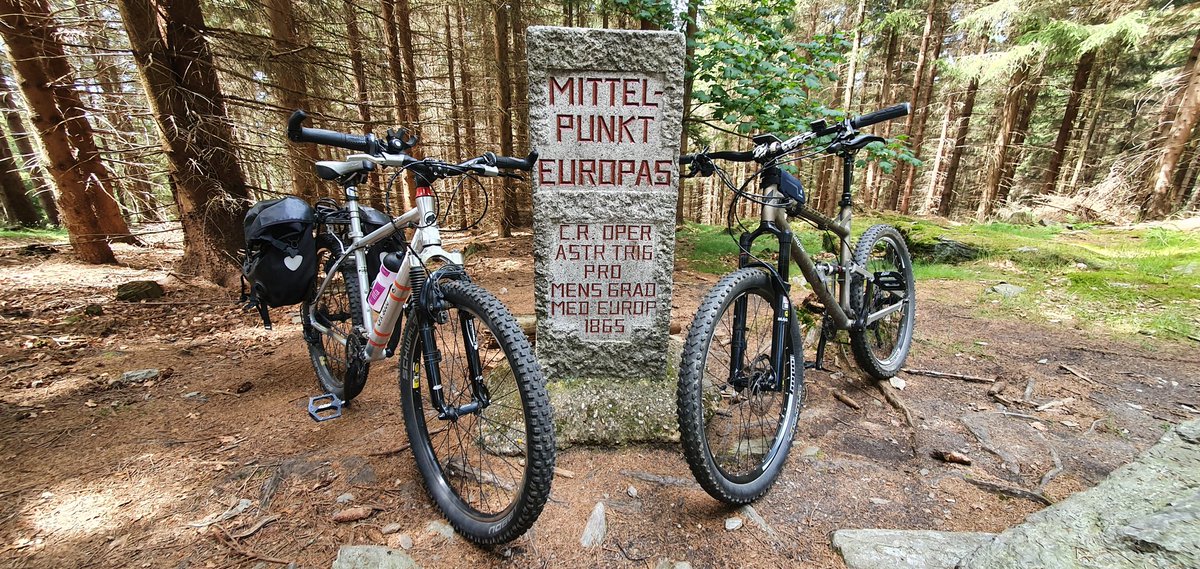 blancomotion's tweet photo. So, wir waren schon ganz oben und wir waren schon ganz unten, jetzt haben wir es auch mal in die #Mitte von #Europa geschafft...Die Auffahrt mit dem #MTB #Fahrrad auf den #Tillenberg hat es in sich...die Abfahrt über Stock und Stein ist besser😎✌#mdrza #Oberpfalz https://t.co/WU1VJ7L296