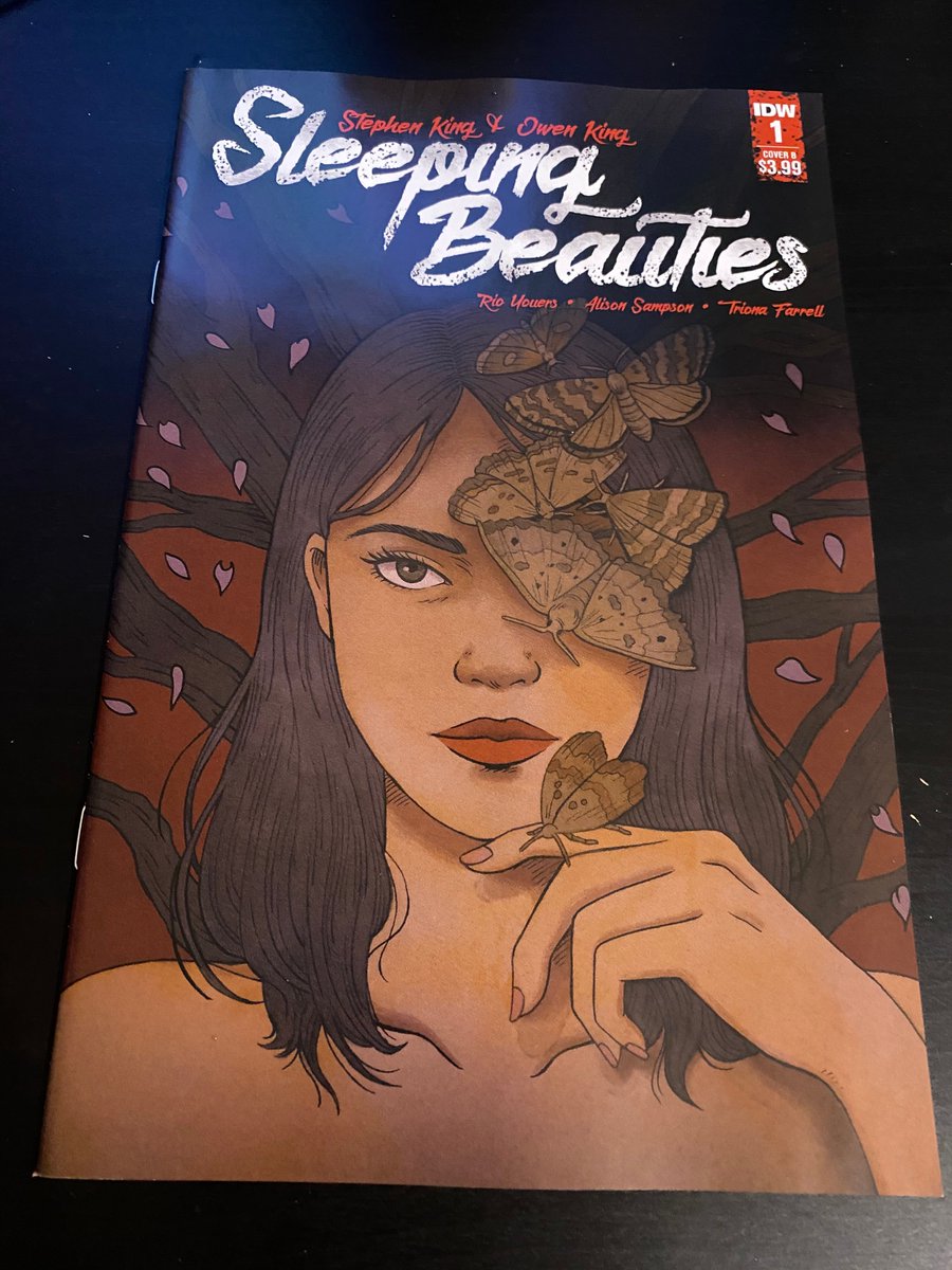 #SleepingBeauties 1 
This strange sleeping/spiderweb phenomena (that only affects women) and the mysterious woman who has committed some heinous crimes are what has me hooked.
@IDWPublishing
#RioYouers W #AlisonSampson A #TrionaTreeFarrell C #ChristaMiesner L