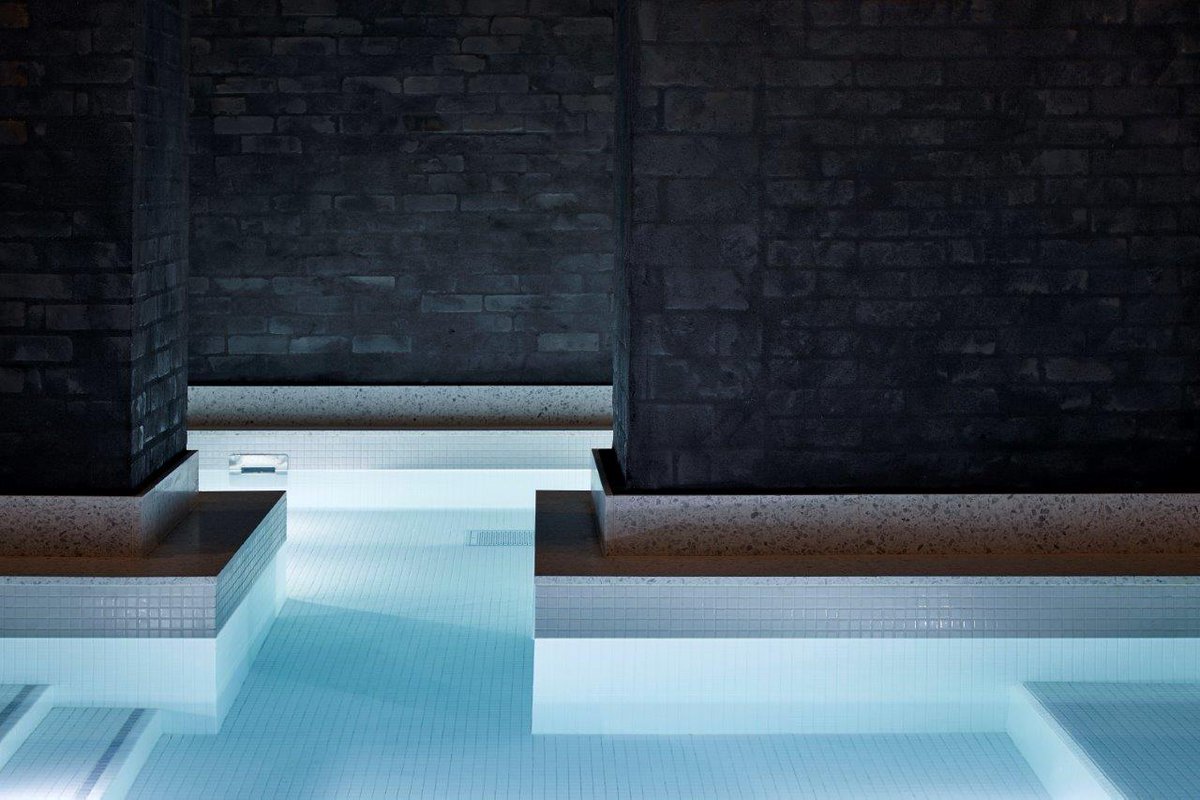 UKClayworks's tweet image. Black Clay on Brick excudes extremely discreet &amp;amp; fleeting reminiscences of Japanese design and ceramics.

It also helps to protect and preserve ancient brickwork.

#retrofitfirst