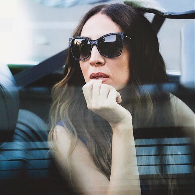 monicanaranjo's tweet photo. Qué bonito es levantarse un día de lanzamiento y recibir tantos mensajes de amor y afecto... 🙏💖 Gracias de todo corazón por seguir día a día apoyándome.... #MesExcentricitésVol2 ya es todo vuestro y soy muy feliz... OS AMO SIN CONTROL!! 😍🦋⁣
⁣
▶️ https://t.co/Fi0YocO8Rw https://t.co/YlentXCs0s