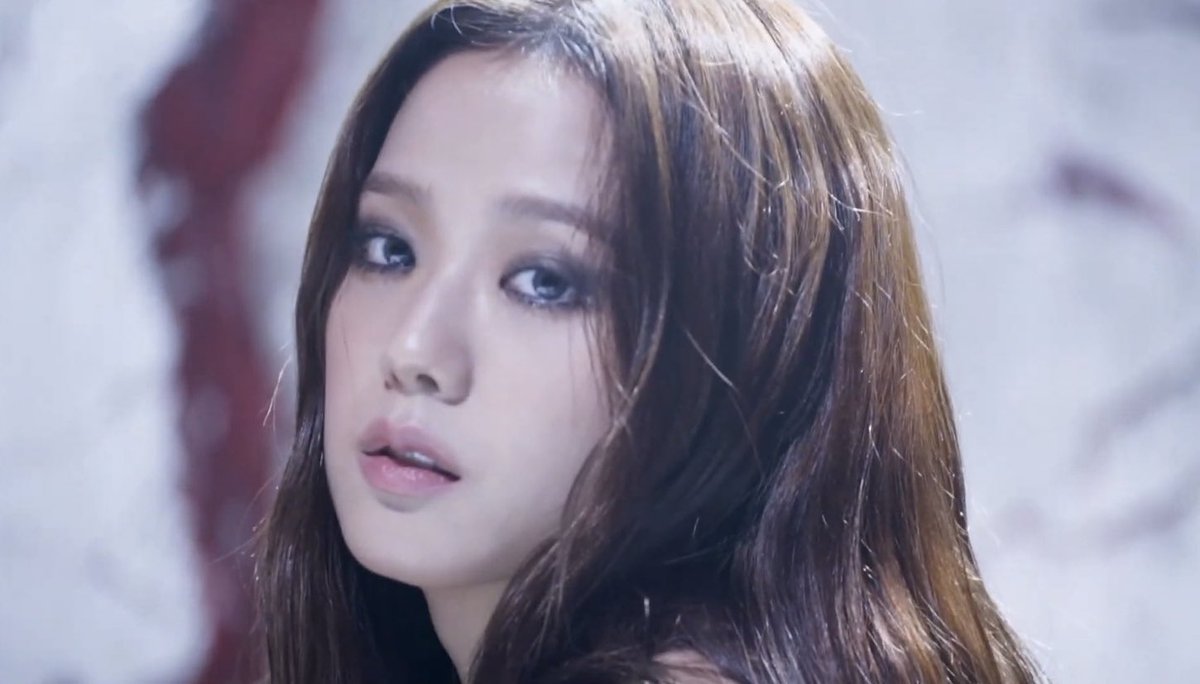 jisoosjpg's tweet photo. HER FACE, HER VOICE, HER BODY... https://t.co/J15bOEF0BB
