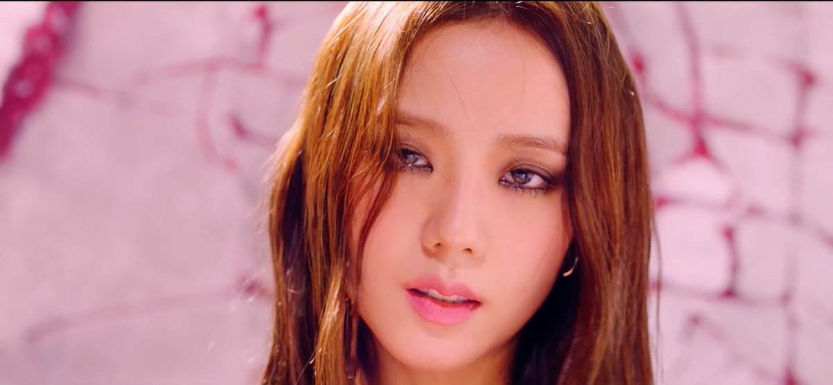 nioucat's tweet photo. Savoir que les filles ont eu autant d’idées pour leur MV, ça promet vraiment pour la suite, j’espère vraiment que cette fois-ci ce sera leur année 🖤
#HowYouLikeThatIsHere #BLACKPINK_HowYouLikeThat https://t.co/JQTpxpXIlv