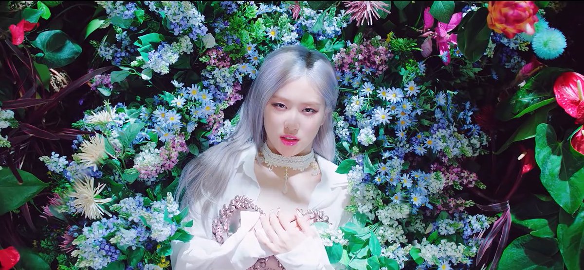 nioucat's tweet photo. Savoir que les filles ont eu autant d’idées pour leur MV, ça promet vraiment pour la suite, j’espère vraiment que cette fois-ci ce sera leur année 🖤
#HowYouLikeThatIsHere #BLACKPINK_HowYouLikeThat https://t.co/JQTpxpXIlv