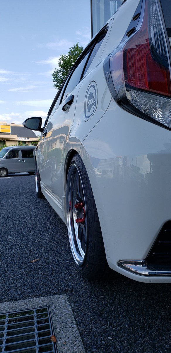 内地のピンゾロ乗り Auf Twitter 完成 ガッツリ下げさせて貰いました ホイールカバーはワークkiwamiの2p Fr 7j Rr 8jでまあまあのツライチでセットアップ お客様もイメージ通りの仕上がりに満足してくれたみたい 貴方の街のシャコタン屋さん アクア G S