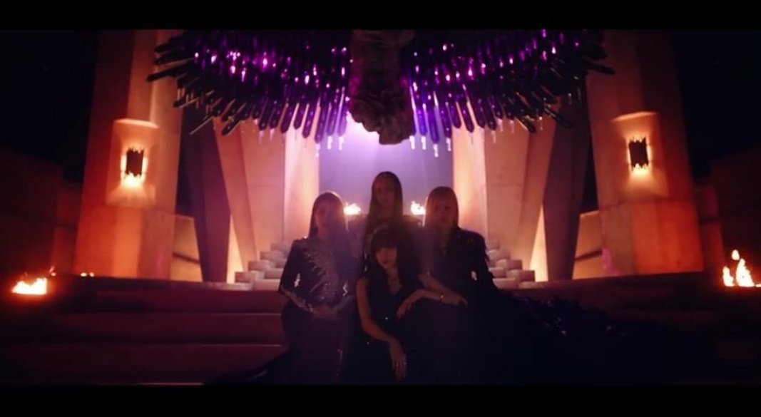 Army ve blink olarak gurur duyuyorum...
#StayGoldMV 
#HowYouLikeThat