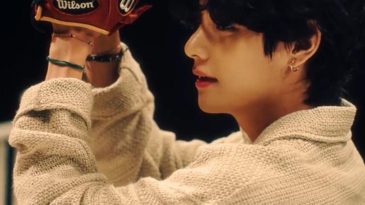 shoummy29's tweet photo. Ethereal" Stae Gold" π
#StayGold_BTS
#StayGold
#StaeGold #V #bts https://t.co/FFEGXk58L0
