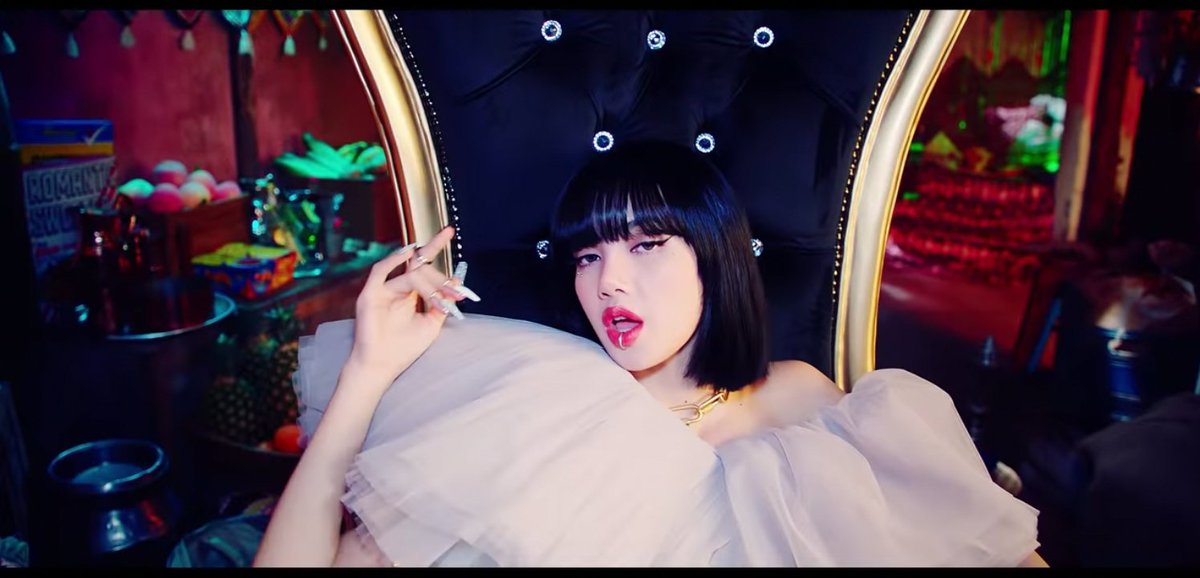 iluvlisa2's tweet photo. แวอีสคิงคอง???
#BLACKPINK_HowYouLikeThat #HowYouLikeThatIsHere #블랙핑크_HYLT_컴백_축하해 #LISA #HowYouLikeThat_D4 #JISOO #ROSE #JENNIE https://t.co/Jf6sqDCrFM