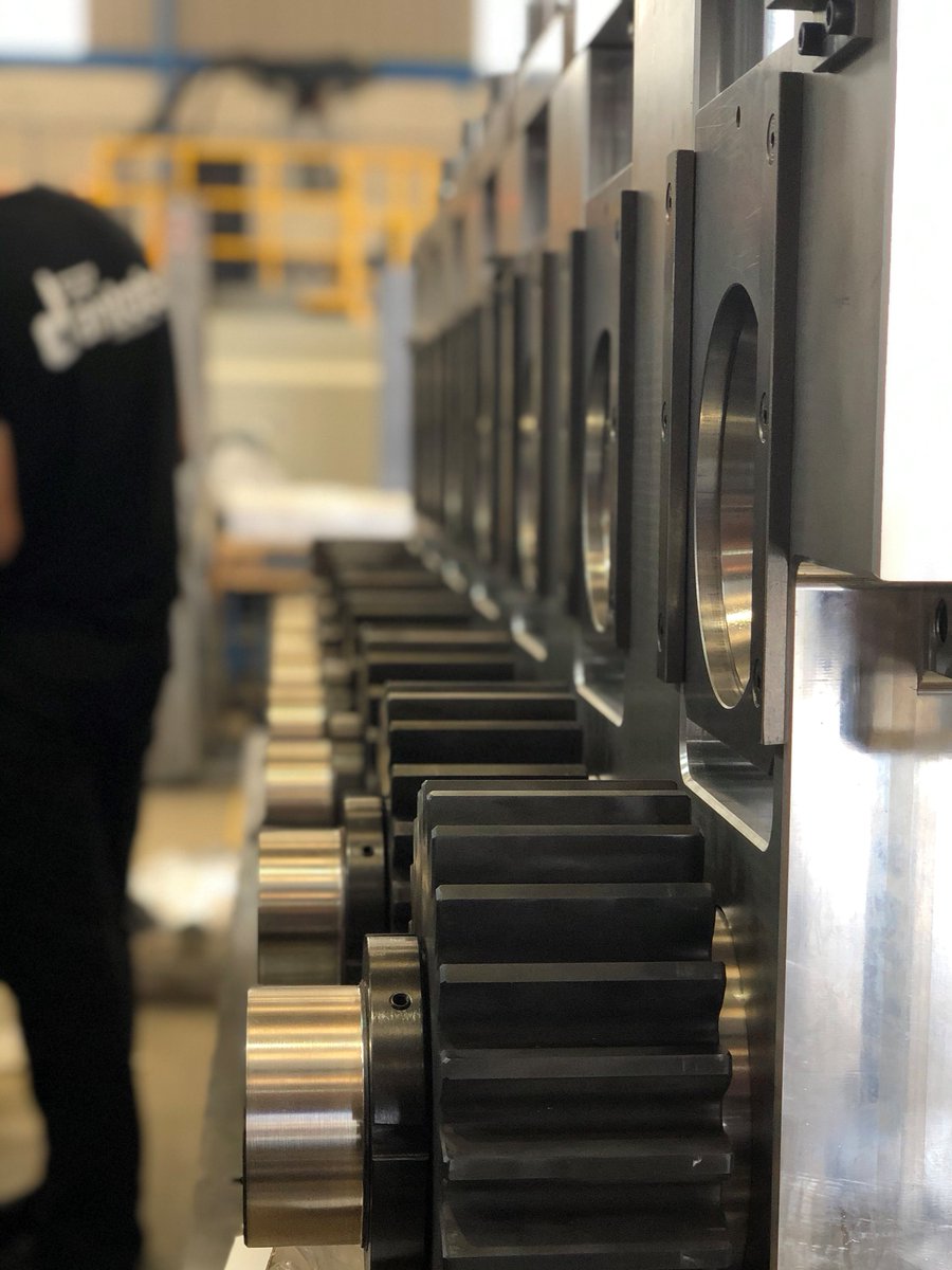 AntobalSL's tweet photo. Y así terminamos la semana!🦾
#Mouldmaker #Antobalsl #mechanic #steel 
⚙️🔧⚙️🔩⚙️ https://t.co/EfDE5eZcII