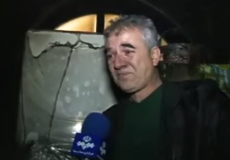 Alefba_Day's tweet photo. از جهیزیه دخترم یه کپسول گاز مونده بود. بردیم پارچین قائمش کردیم که اونم ضد انقلاب دیشب منفجر کردن. https://t.co/Xwe3Wm1VrK
