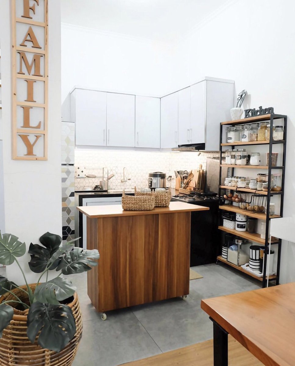 Tojimato's tweet photo. SPARK JOY—
Is kitchen cabinet compulsory?
Yes and no. 

Selain kos yang tinggi, kabinet dapur juga ada kalanya membuatkan ruang sempit semakin kecil. 
Try open shelves - easier to organise, less claustrophobic and a feast for the eyes if done correctly. https://t.co/2hlRGVvShL