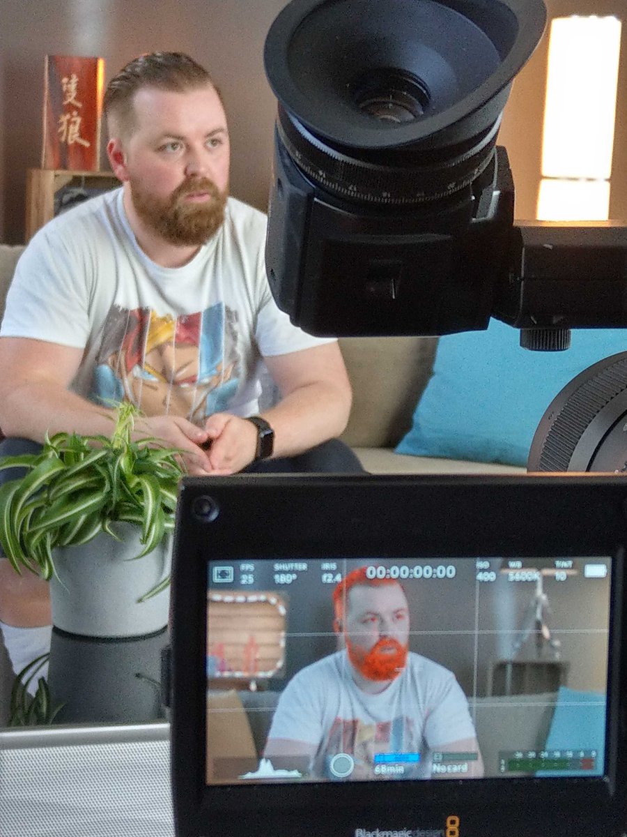 ContentFleetDE's tweet photo. Uuuuund Action! Ein kleiner Einblick hinter die Kulissen unseres aktuellen Drehtags mit @jensherforth. Gedreht wurde das neue YouTube-Video von @turnonde in unserem Shooting-Loft in Winterhude. 😊 Stay tuned!
#contentfleet #turnonmoments #shooting https://t.co/W2tXwLBuzp