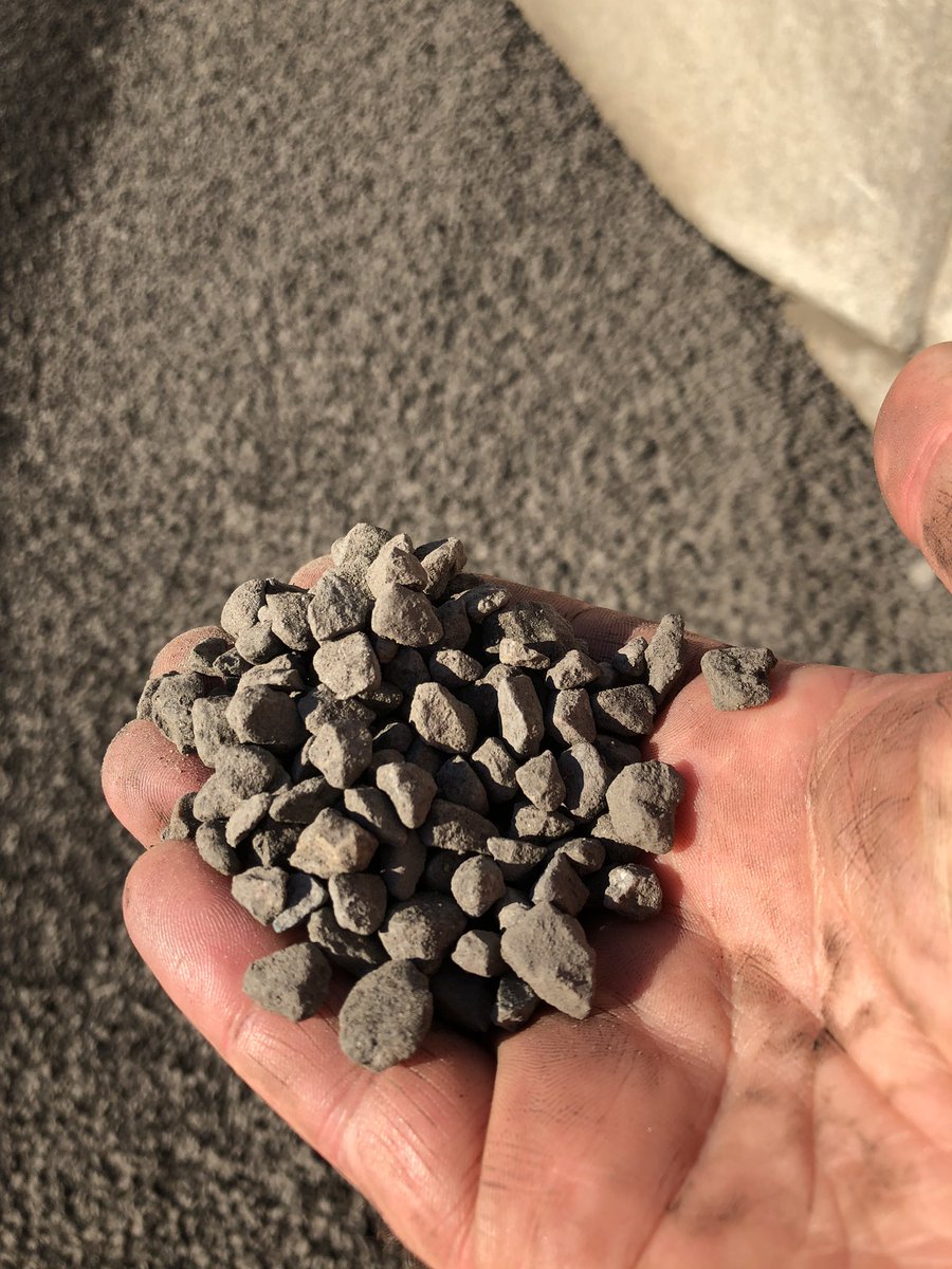 moosterveld's tweet photo. Vandaag een fantastische dag om het kroonjuweel van #duurzaamasfalt van @BAMInfra_nl aan te brengen op de N316 in de @provgelderland .
Mooie omstandigheden voor #halfzware #asfalt
💪😓👷🏻♂️ https://t.co/fxLorYD71k