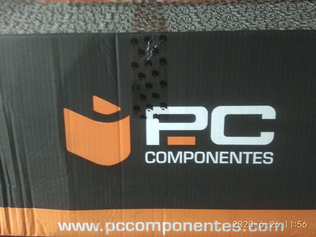 Quemandoacromo's tweet photo. Después de 2 semanas de espera... ¡por fin ha llegado mi pedido de @PcComponentes! 😱
#HTCP #Weekend https://t.co/LiuR0xTJBR