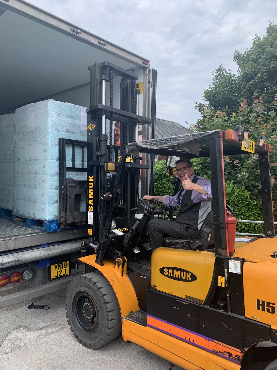 The  @MansfieldGroup unloading from  @dennisdist