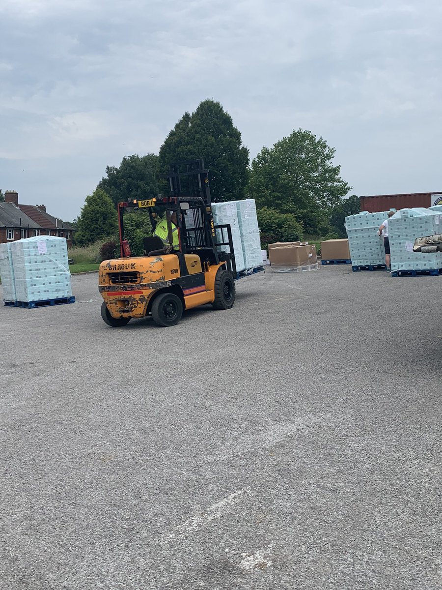 The  @MansfieldGroup unloading from  @dennisdist